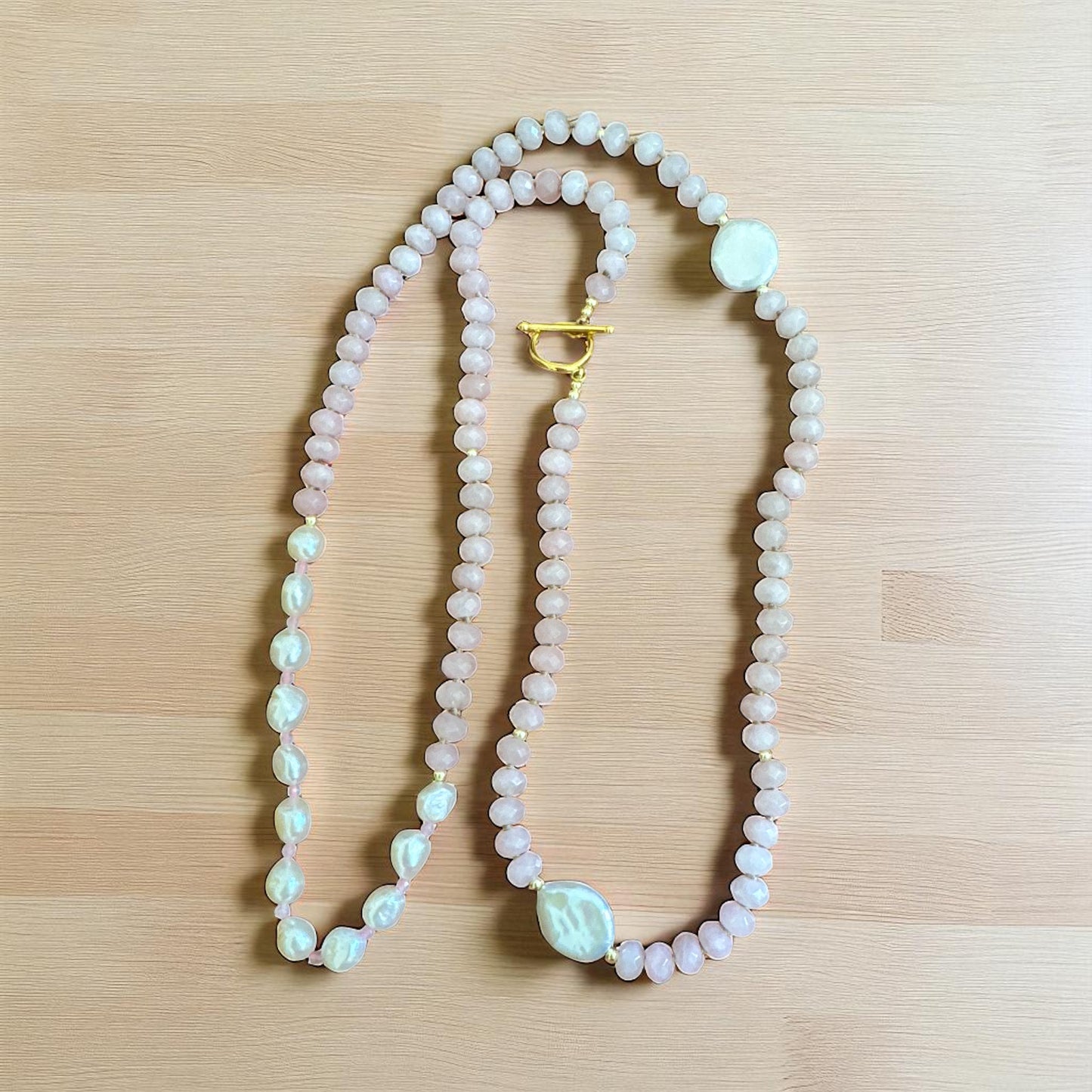 KNOTTED GEMSTONE AND PEARL NECKLACE