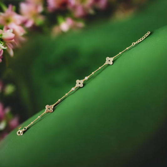 GOLD THREE FLOWER BRACELET